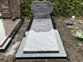 Grafsteen hart in Usselo
